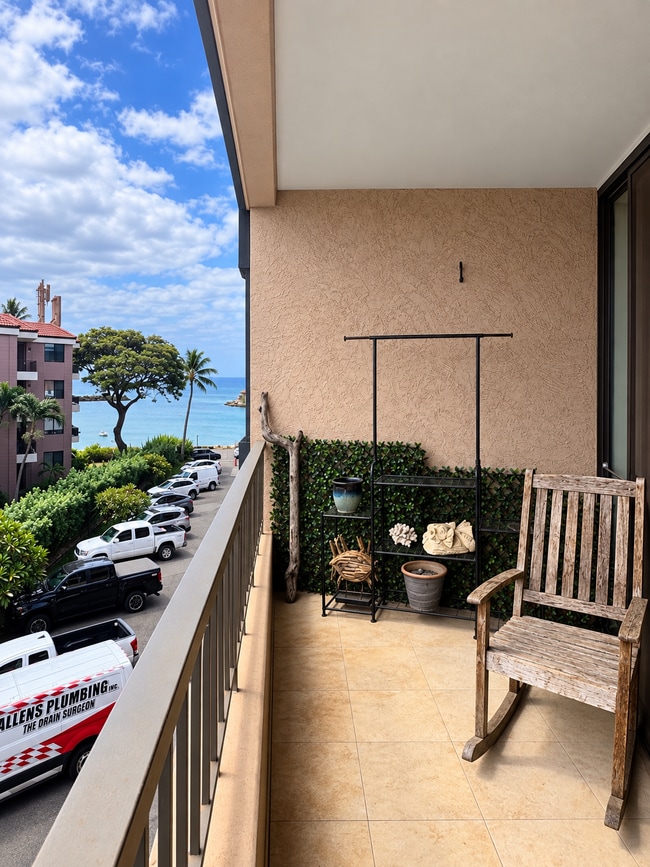 Building Photo - 20 Hauoli St