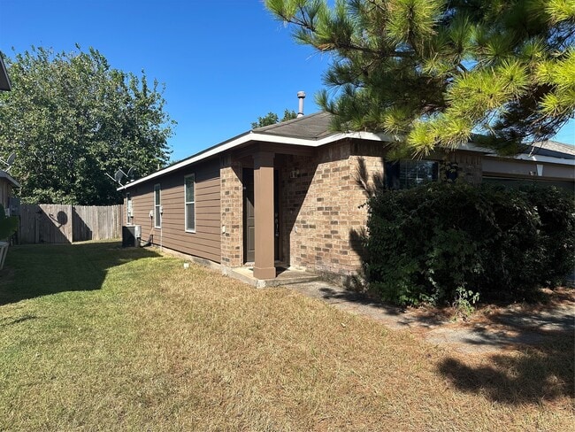 Primary Photo - 16939 Suffolk Bridge Ln