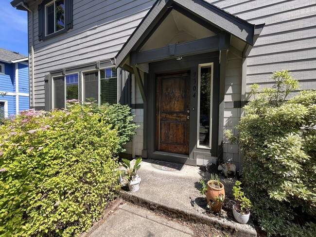 Building Photo - Bright and Modern North Portland Living with Three Bedrooms, Laundry Room & Attached Garage