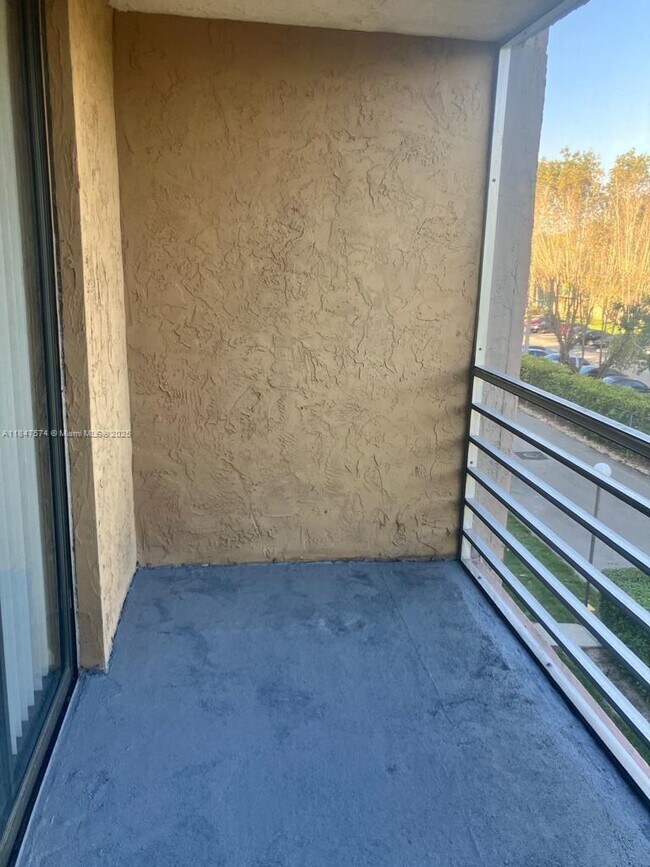 Building Photo - 1820 SW 81st Ave