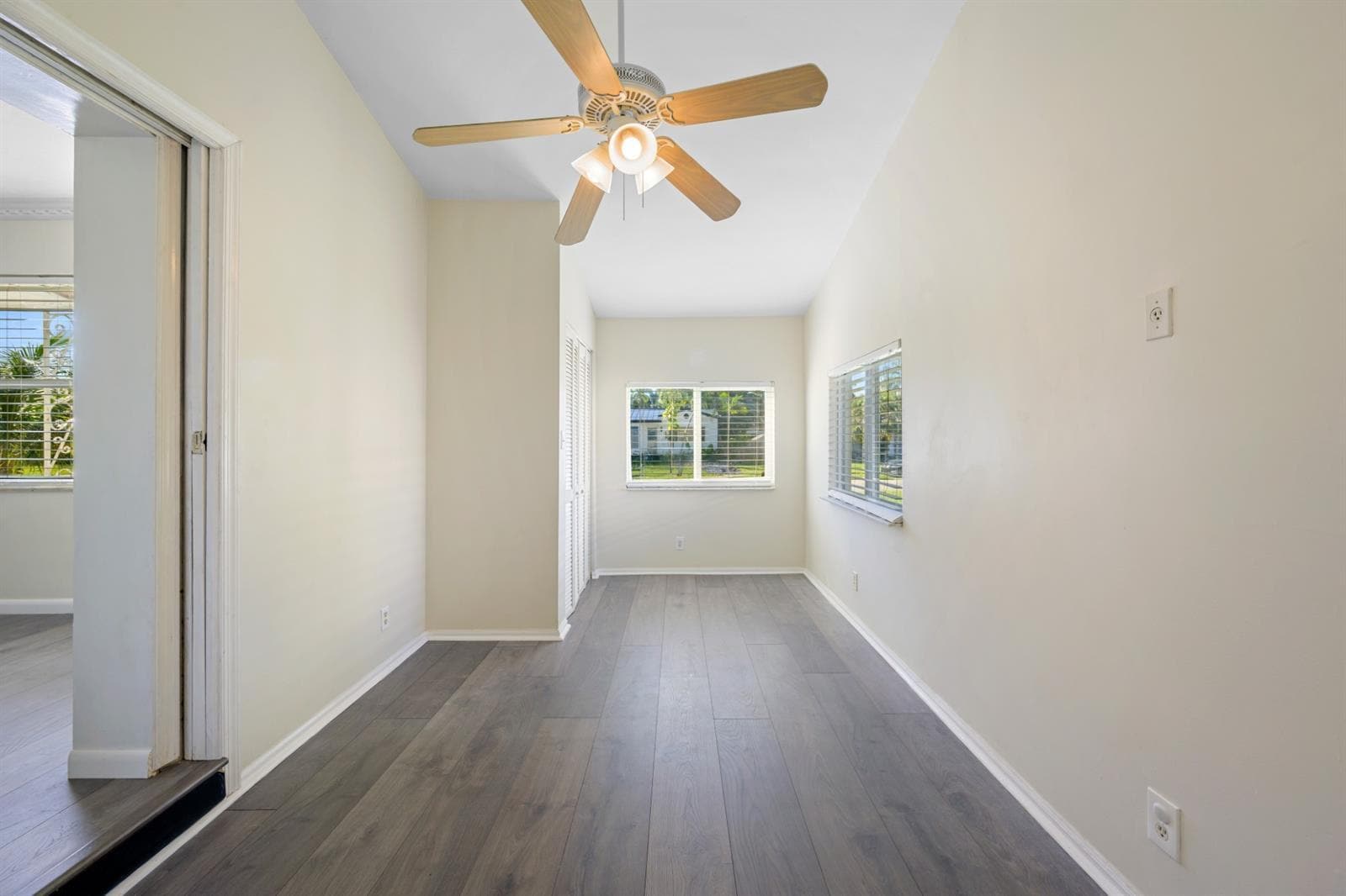 Building Photo - 1535 Plunkett St