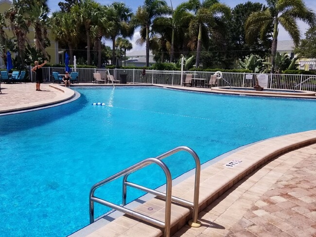 Building Photo - 169 Pompano Dr SE