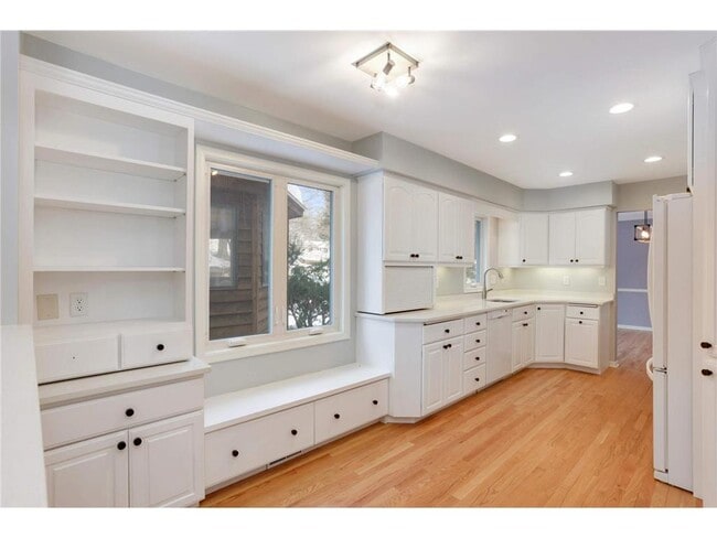 Building Photo - 8324 29th Ave N