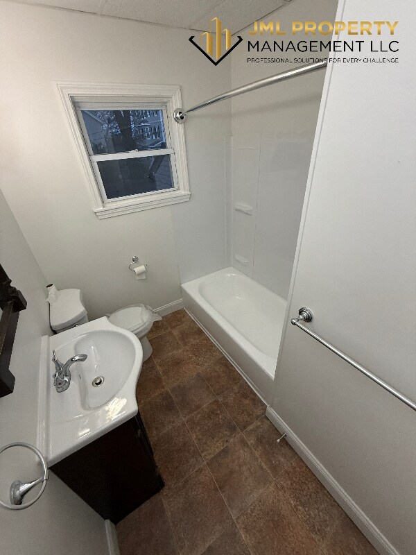 Building Photo - 28 McClure Pl