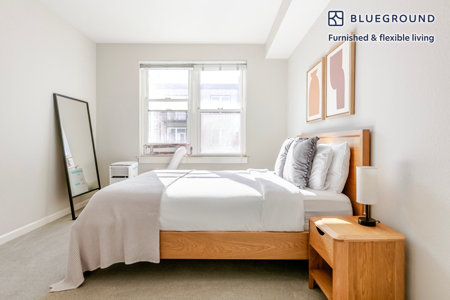 Building Photo - 5684 Bay St