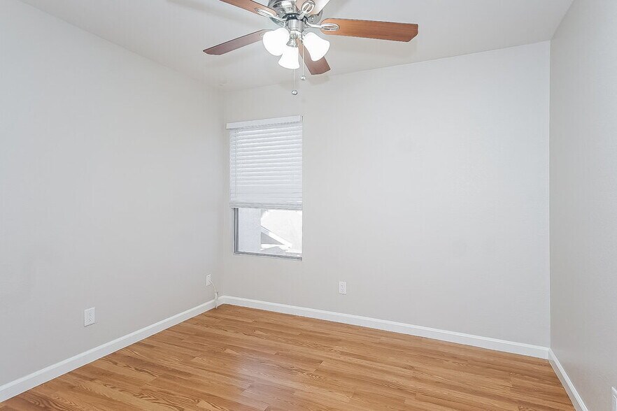 Building Photo - 827 Schooner Dr