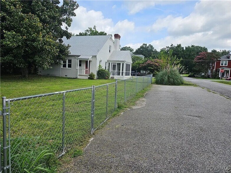 Building Photo - 1662 Monticello St