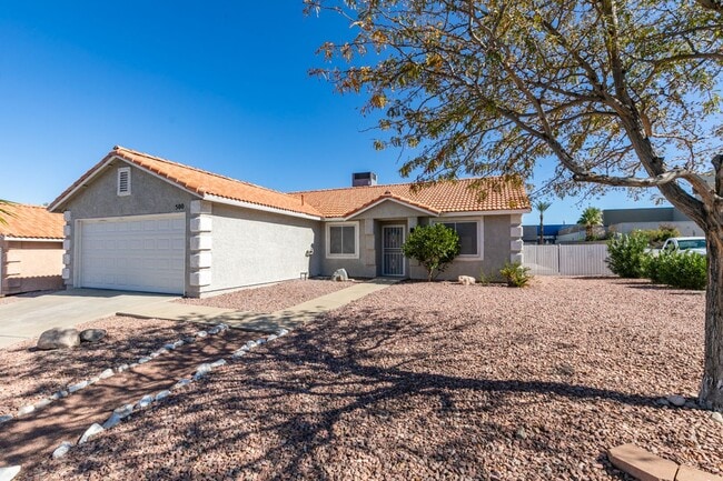 Building Photo - Charming Single-Story 3 bed Home with RV P...