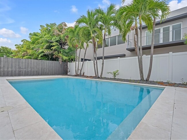 Building Photo - 10250 NW 76th Terrace