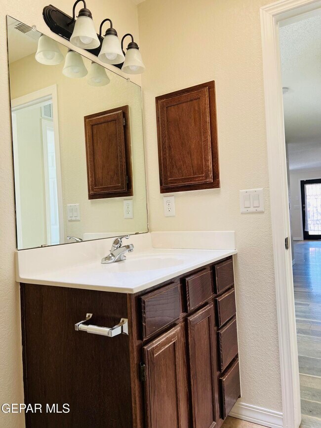 Building Photo - 14424 Jacinto Ramos Ave