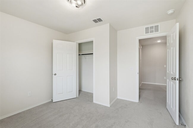 Building Photo - 412 Glenwick Ln