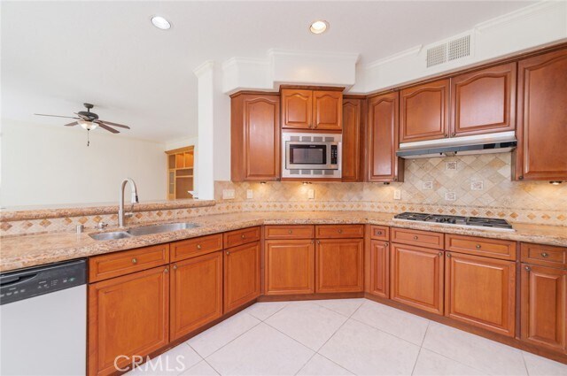 Building Photo - 22661 White Oaks