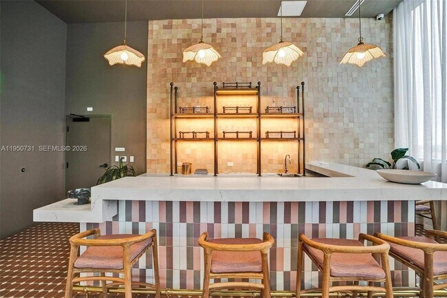 Building Photo - 11 NE 6th St