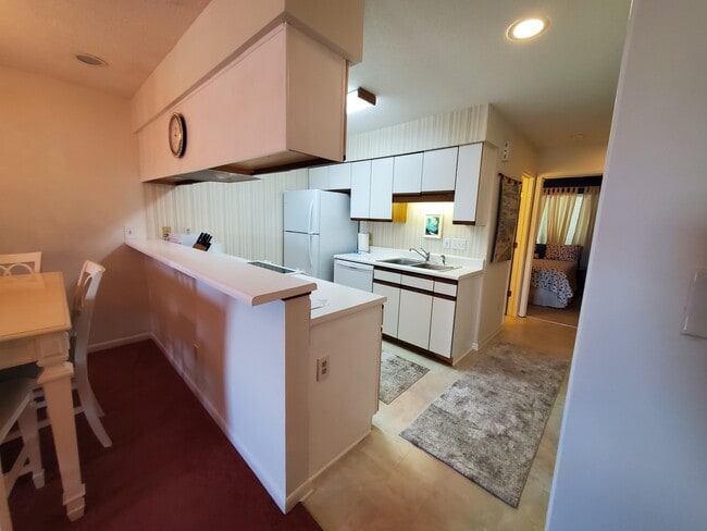 Building Photo - 9100 Reed Dr