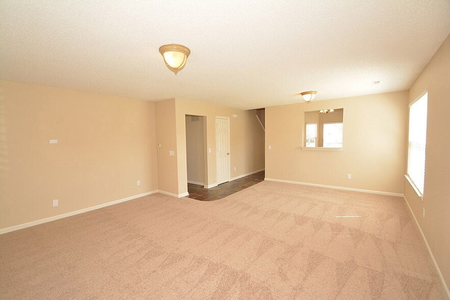 Building Photo - 720 Treyburn Lakes Way