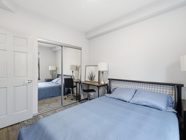 Building Photo - 232 1st St