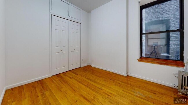 Building Photo - 3 bedroom in Manhattan NY 10003