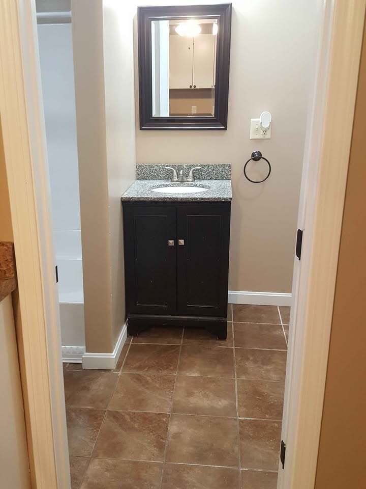 Building Photo - 391 Putnam Pike