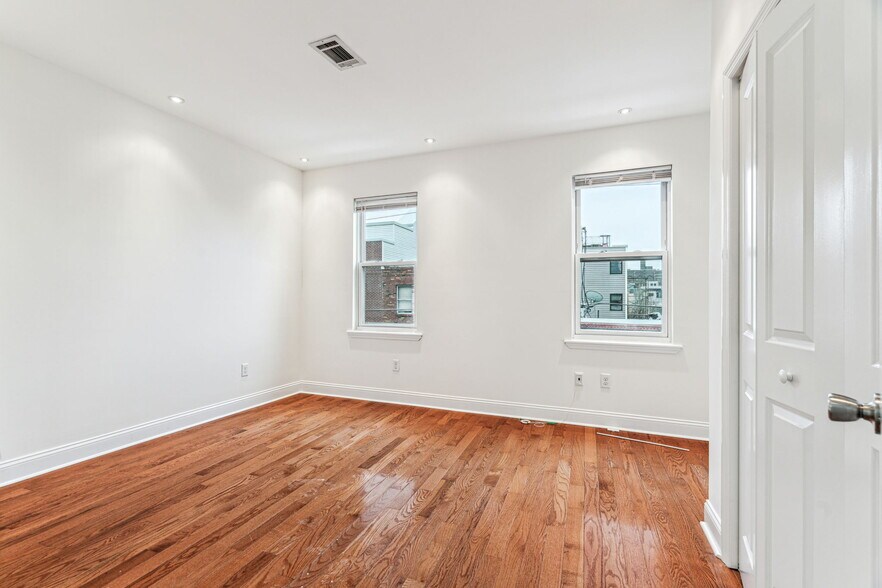 Building Photo - 1523 Ellsworth St