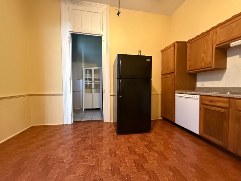 Building Photo - 2020-2022 Camp St