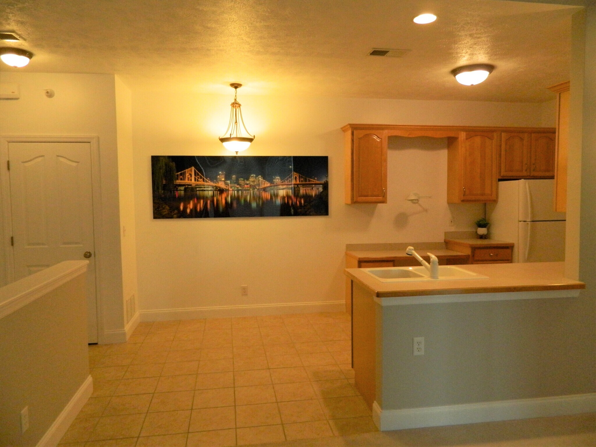 Kitchen - 248 Adams Pointe Blvd