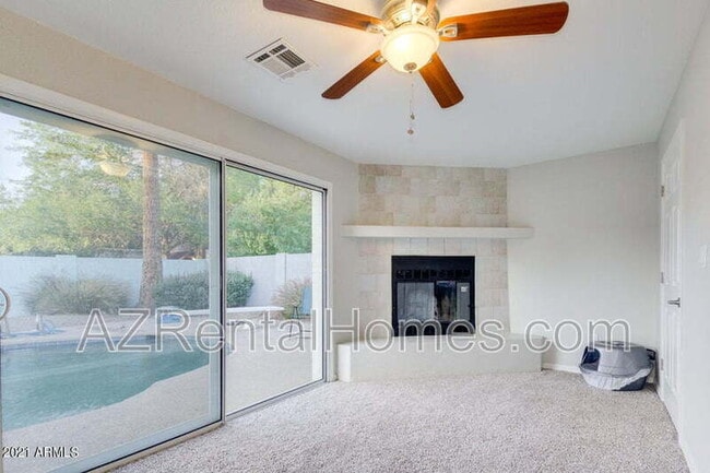 Building Photo - 2110 W De Palma Cir