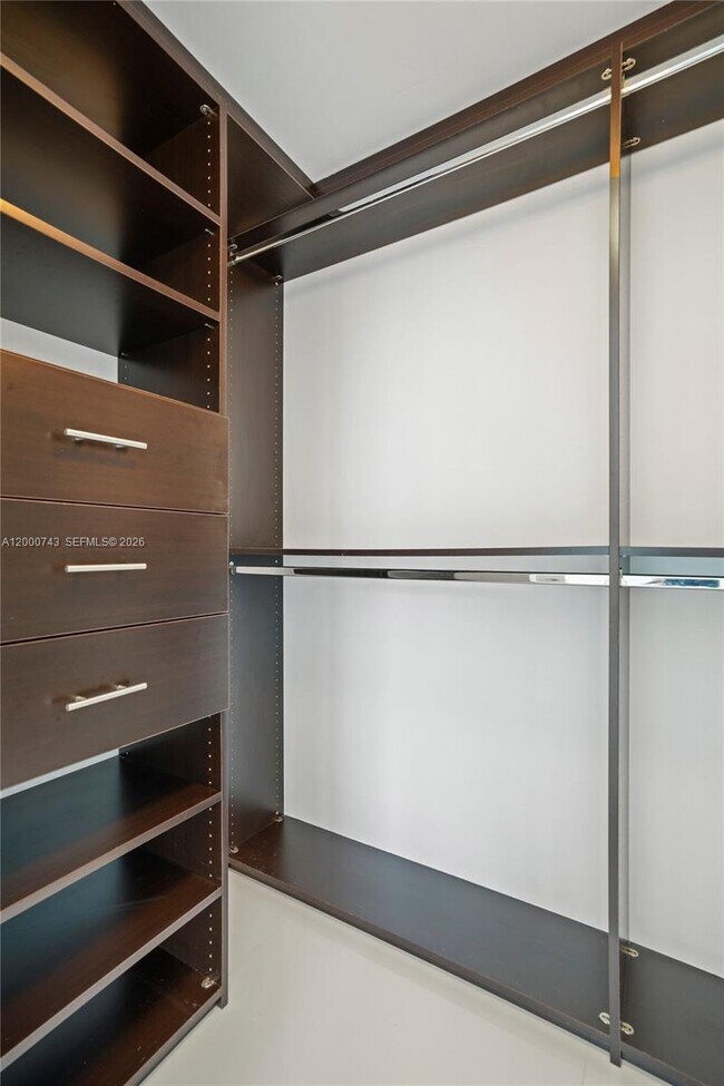 Building Photo - 31 SE 6th St