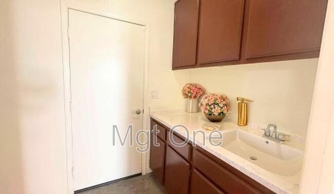 Building Photo - 20823 Westbury Rd