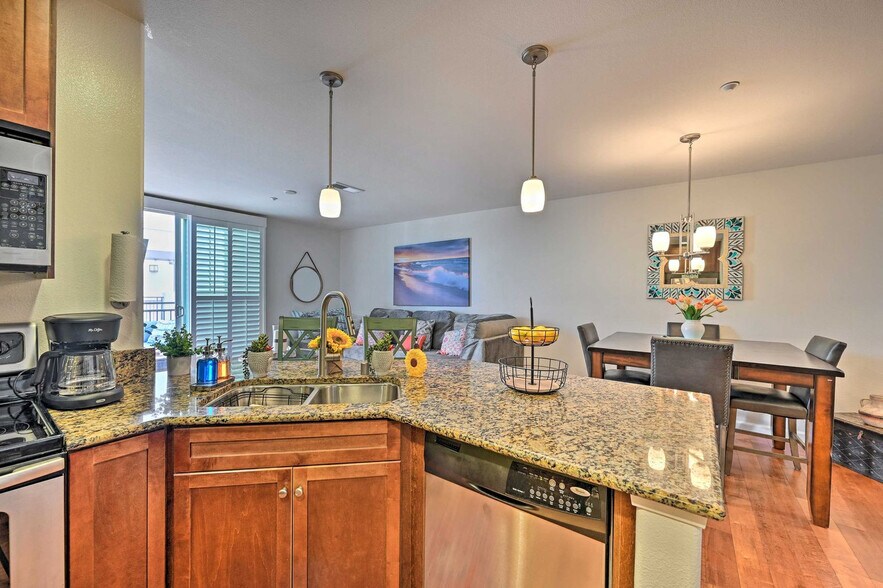 Building Photo - 1016 Costa Pacifica Way
