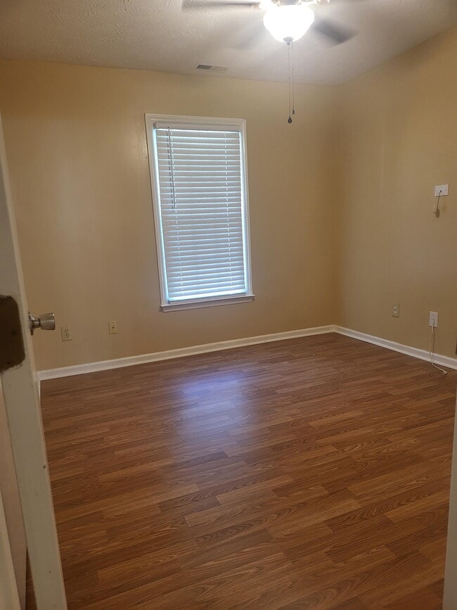 Building Photo - 7281 Pebblebrook Dr