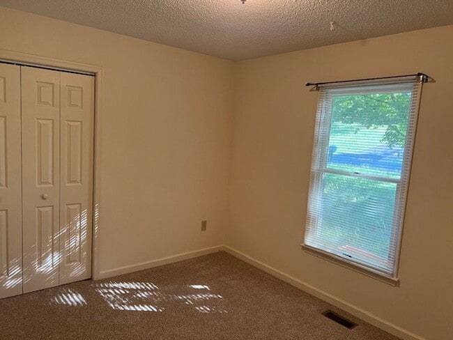 Building Photo - Single Family Home for Rent