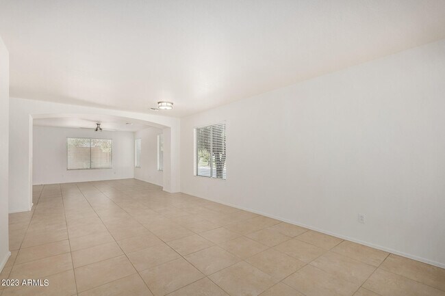 Building Photo - 8617 W Vogel Ave