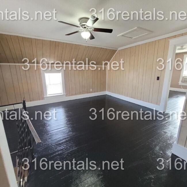 Building Photo - $825- 2 bed 1 bath - Home