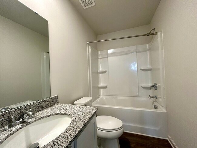 Building Photo - 137 Villa Ln