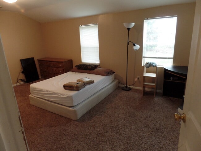 Building Photo - One bedroom home,.Green Township, pet friendly