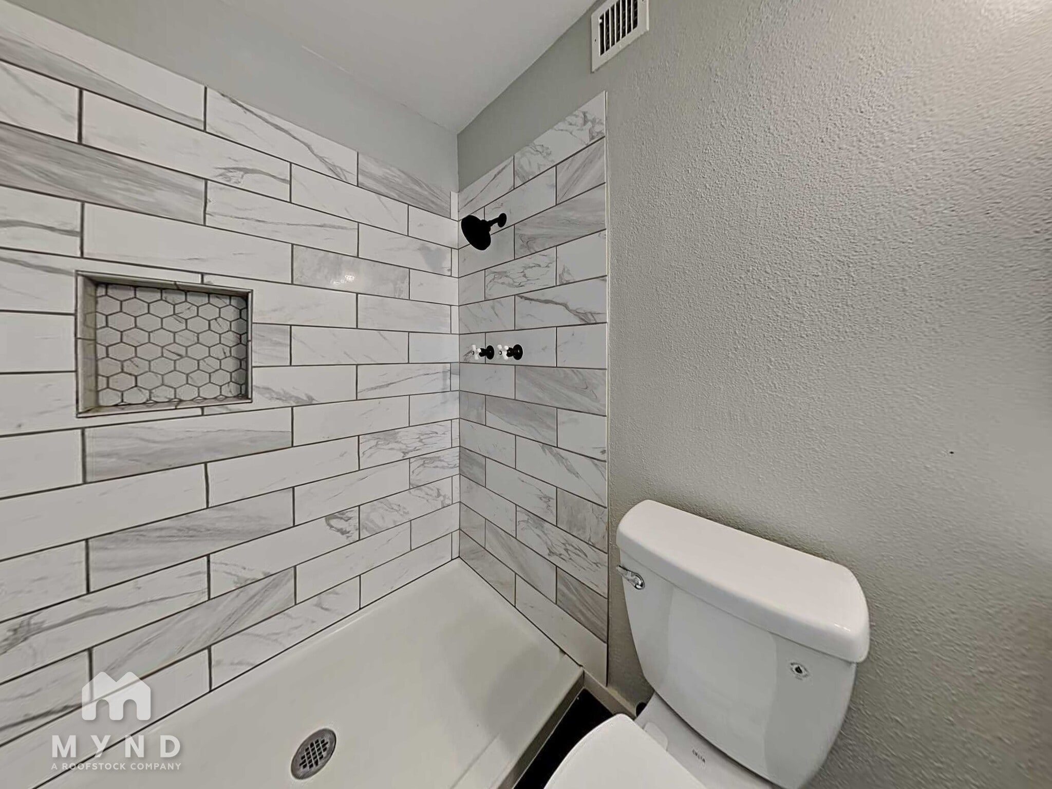 Building Photo - 5650 S 46th Pl