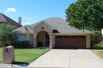 Building Photo - VIEW NOW/COMING SOON - Charming 3 Bed Home in NRH | Open Kitchen + Spacious Backyard