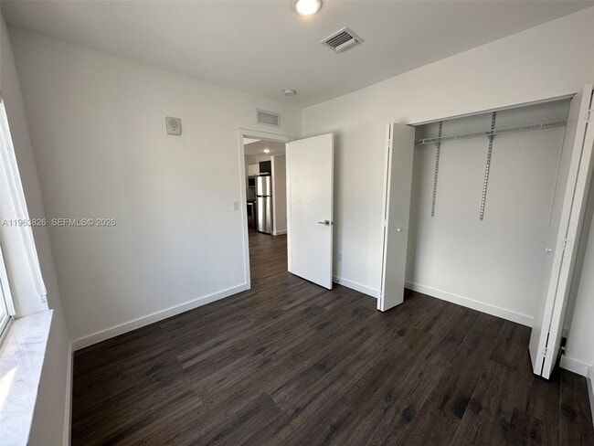 Building Photo - 1560 Euclid Ave