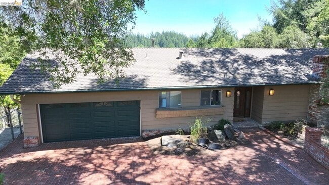 Building Photo - 5051 Harrison Grade Rd