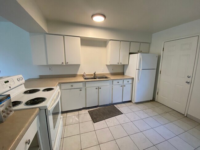 ROOMY KITCHEN WITH LOTS OF STORAGE - 1132 Parkview Street