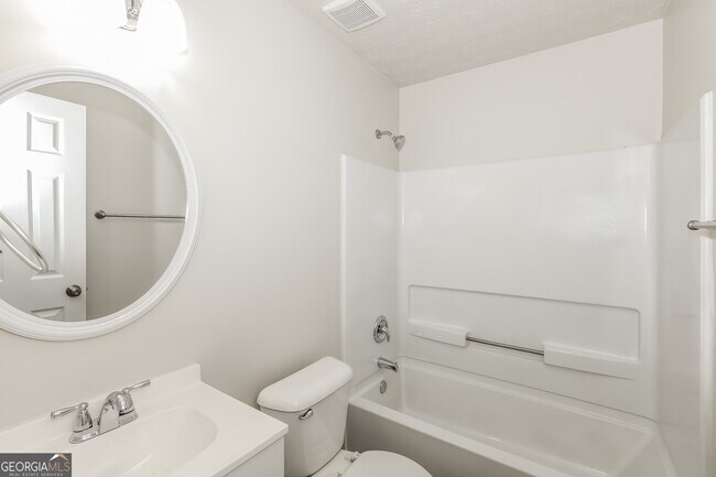 Building Photo - 9430 Sleepy Hollow Ln