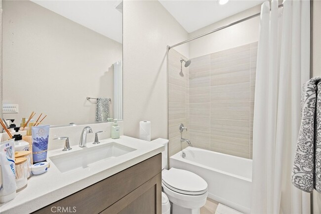 Building Photo - 478 Sycamore Dr