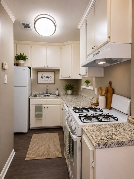 Kitchen - 10109 Galway Dr