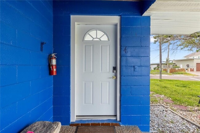 Building Photo - 14060 Miramar Ave