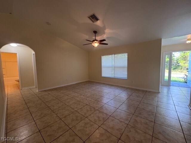 Building Photo - 1118 Copley St E