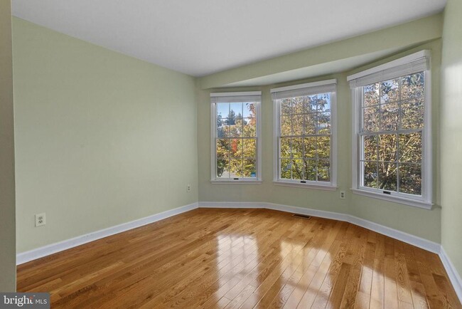 Building Photo - 210 Bullock Dr