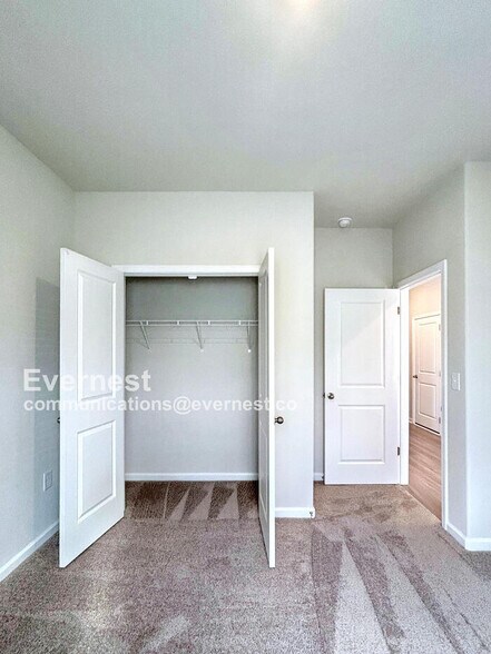 Building Photo - 115 Lightning Dr