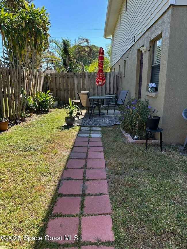 Building Photo - 310 Oleander Pl