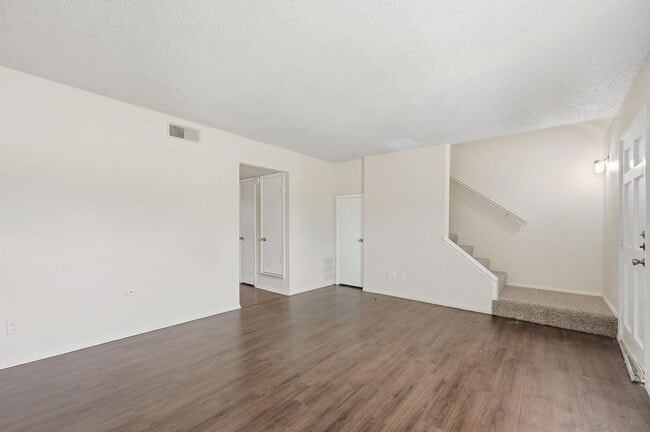 Building Photo - 314 Candlewood Ln