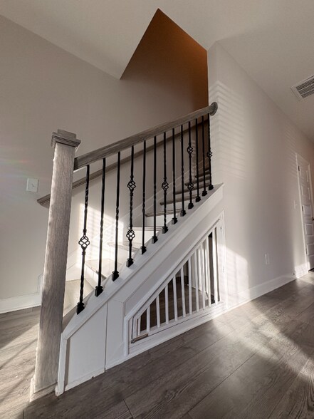 Building Photo - 4060 Opal Dr